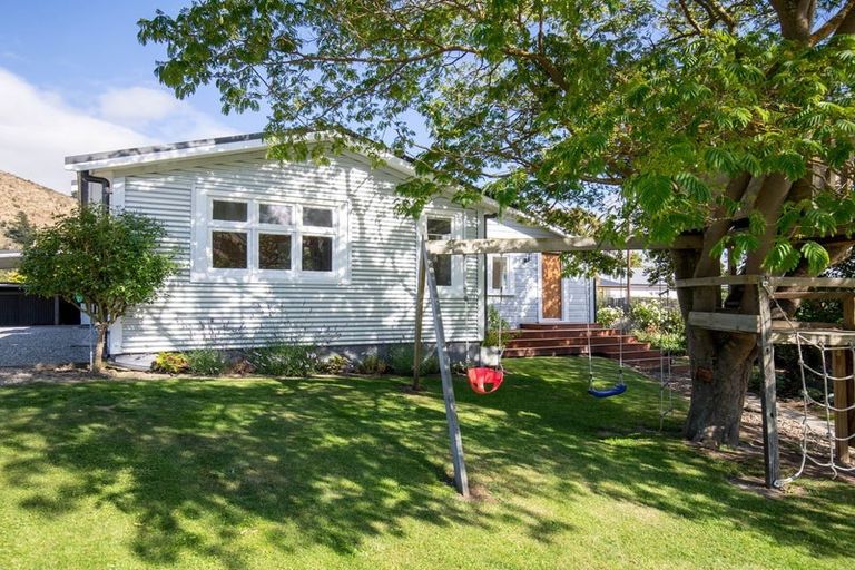 Photo of property in 3 Ancrum Street, Roxburgh, 9500