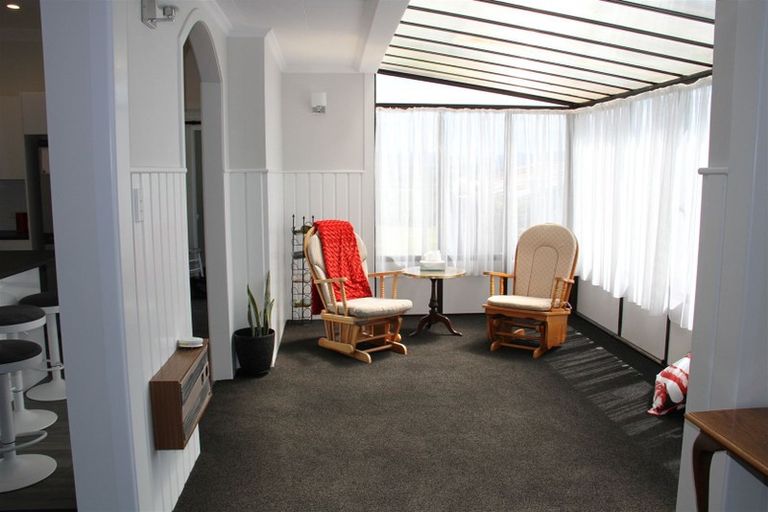 Photo of property in 33 Main Road, Tuatapere, 9620