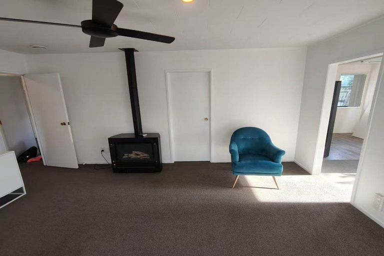 Photo of property in 30 Pipitea Place, Massey, Auckland, 0614