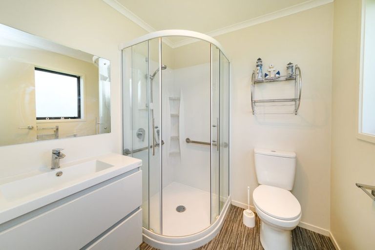 Photo of property in 15d Aitken Street, Bulls, 4818