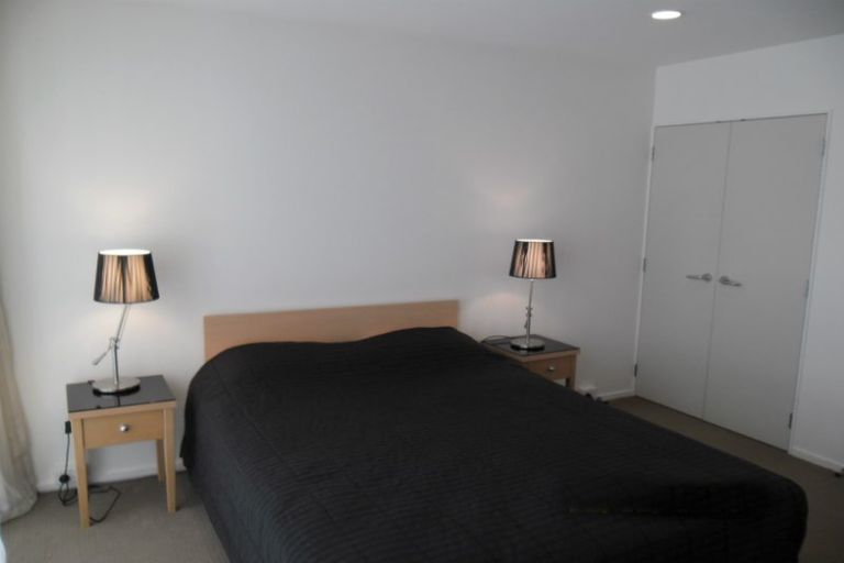 Photo of property in Terrace Heights Apartments, 2/163p The Terrace, Wellington Central, Wellington, 6011