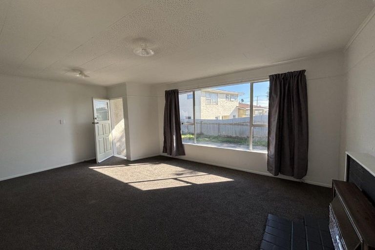 Photo of property in 20 Hood Street, Castlecliff, Whanganui, 4501