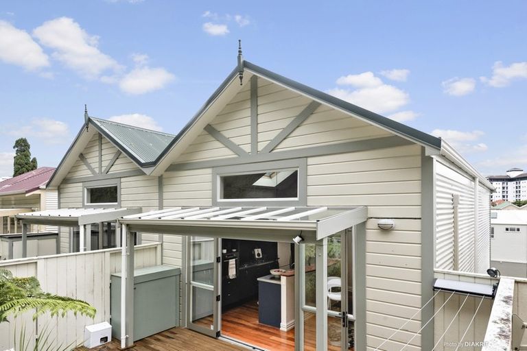 Photo of property in 153d Grant Road, Thorndon, Wellington, 6011