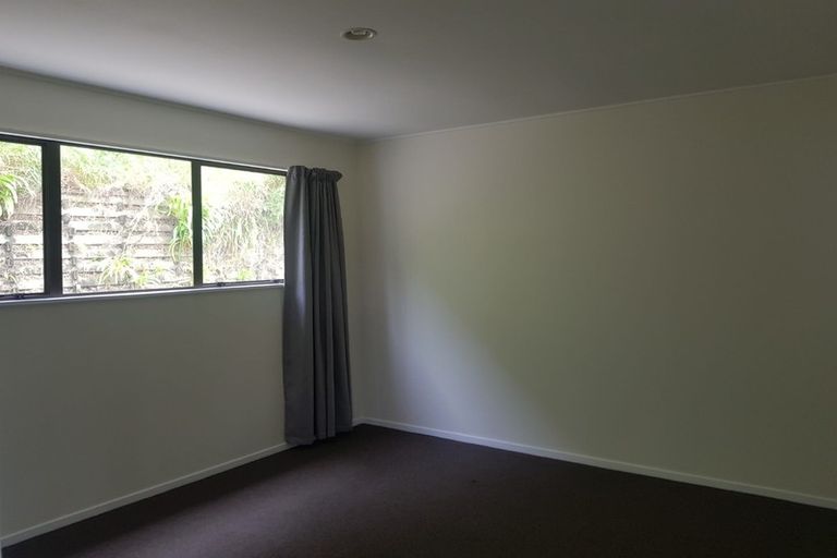 Photo of property in 66 Miromiro Road, Normandale, Lower Hutt, 5010