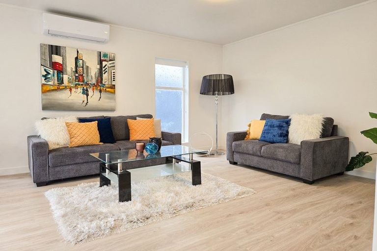 Photo of property in 17 Fernleigh Avenue, Waiuku, 2123