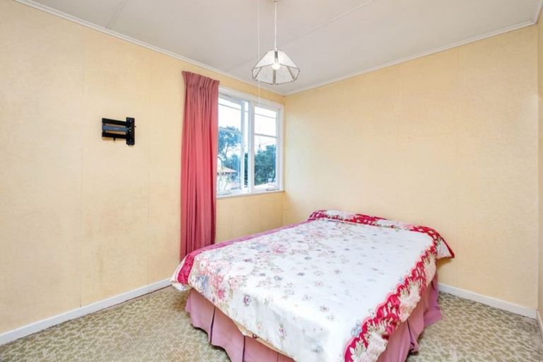 Photo of property in 3 Puriri Street, Helensville, 0800