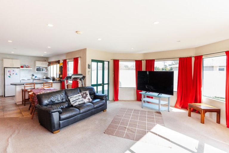 Photo of property in 20 Guildford Street, Ashhurst, 4810