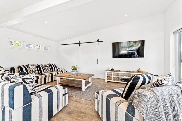 Photo of property in 15 Meiklejohn Way, Omaha, 0986