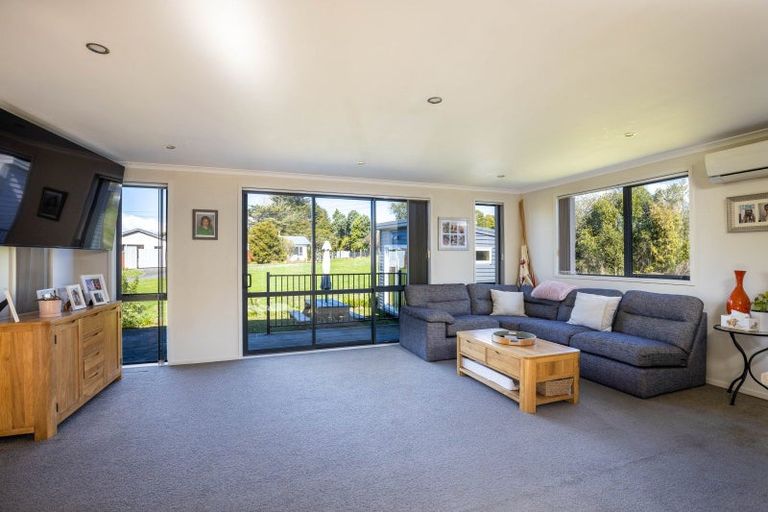 Photo of property in 20 Bosworth Street, Egmont Village, 4372