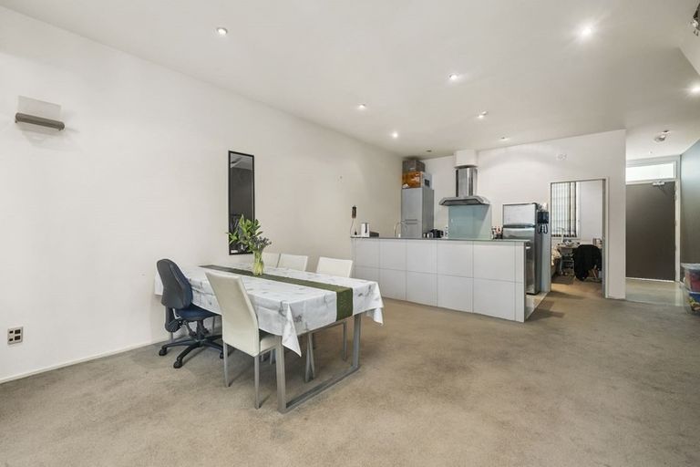 Photo of property in Hb Apartments, 4/3 Holland Street, Te Aro, Wellington, 6011