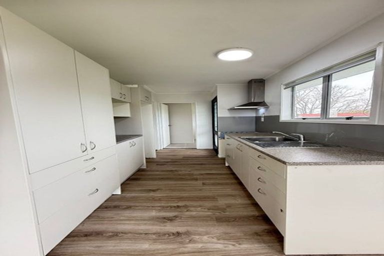 Photo of property in 16 Gloaming Place, Conifer Grove, Takanini, 2112