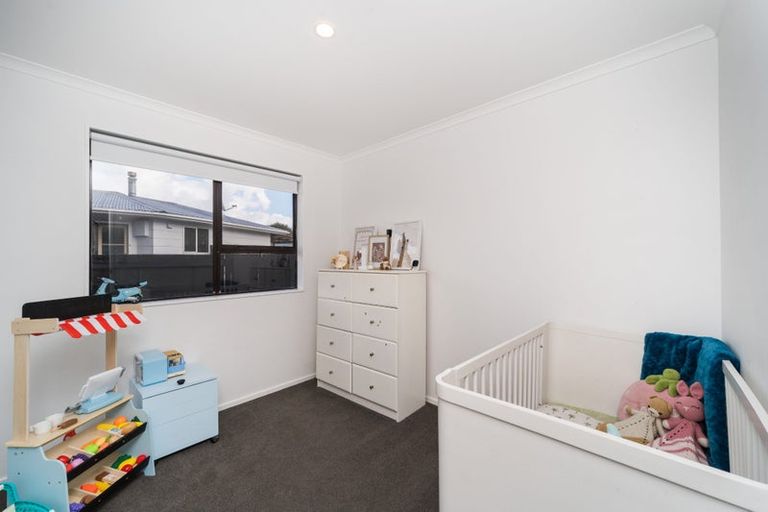 Photo of property in 21 Lyndale Place, Kelvin Grove, Palmerston North, 4414