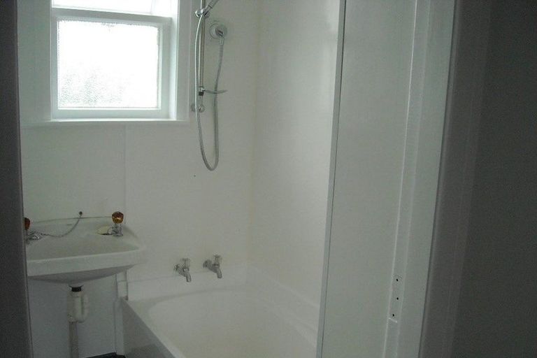 Photo of property in 45 Goldsmith Crescent, Levin, 5510