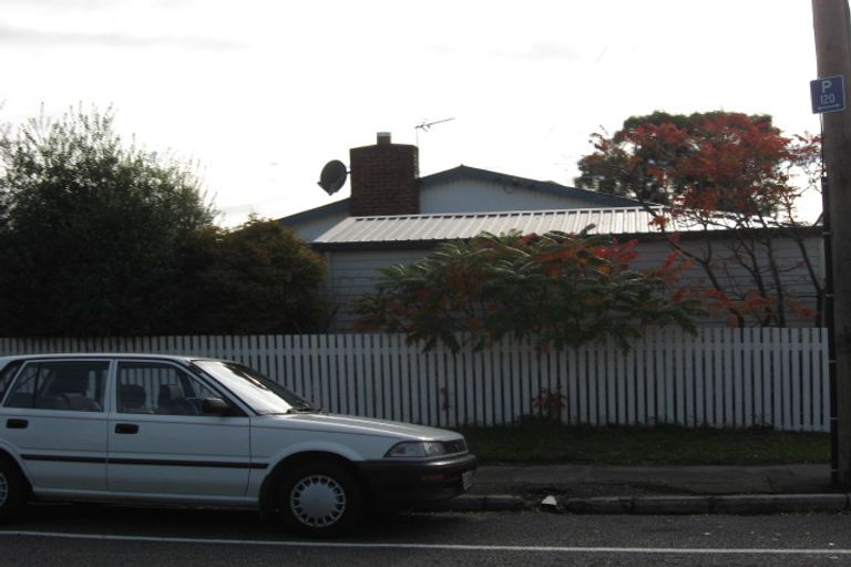 Photo of property in 40a Sawyers Arms Road, Northcote, Christchurch, 8052