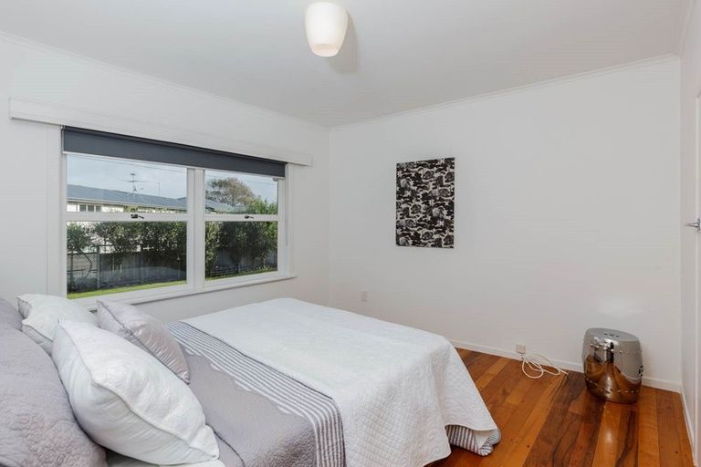 Photo of property in 1/28 Hemi Street, Narrow Neck, Auckland, 0622