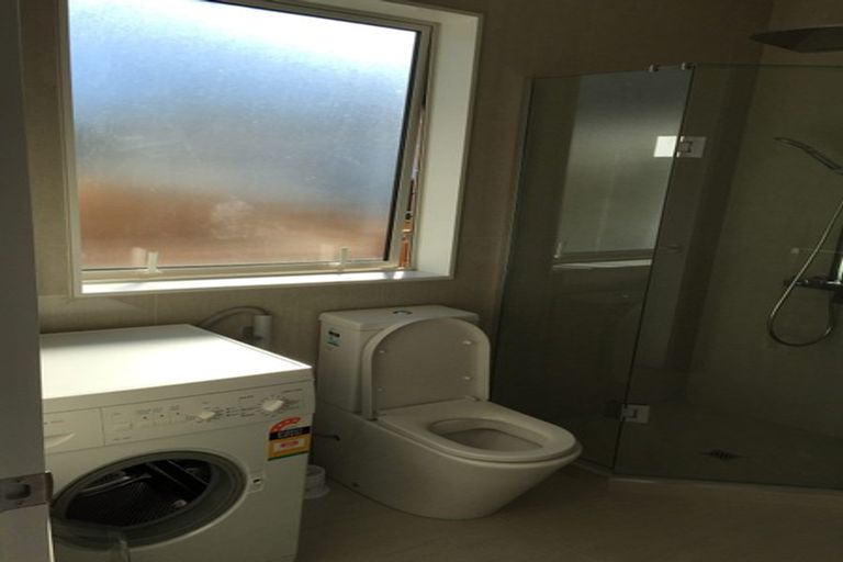 Photo of property in 24 Para Close, Fairview Heights, Auckland, 0632