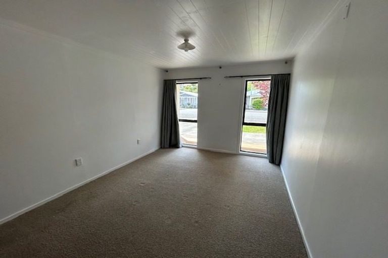 Photo of property in 5 Waverley Street, Waipawa, 4210