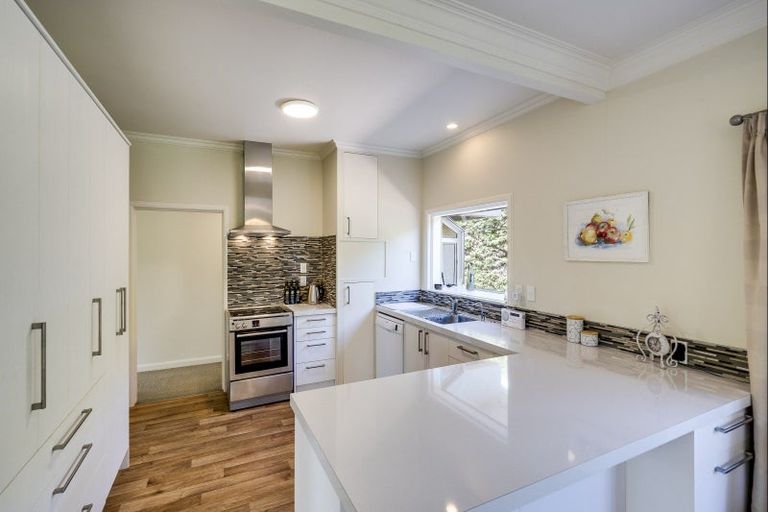 Photo of property in 11 Tauroa Road, Havelock North, 4130