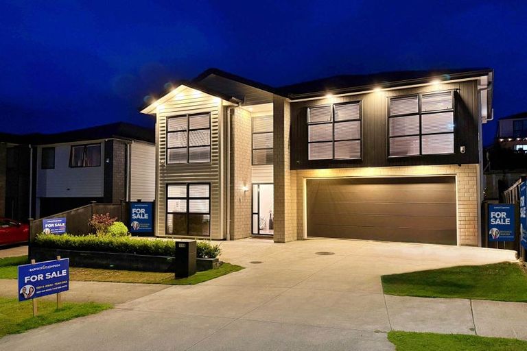 Photo of property in 118 Mcquoids Road, Flat Bush, Auckland, 2019