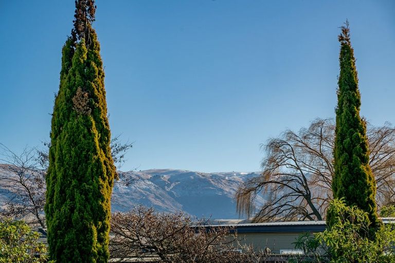 Photo of property in 64 Molyneux Avenue, Cromwell, 9310