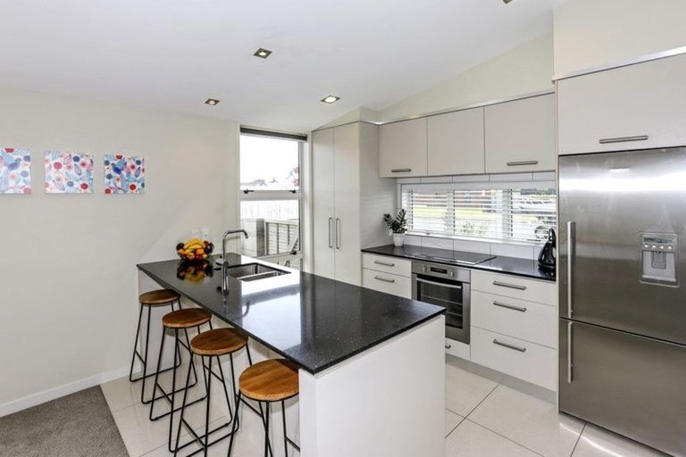 Photo of property in 5 Butterworth Crescent, Papamoa Beach, Papamoa, 3118