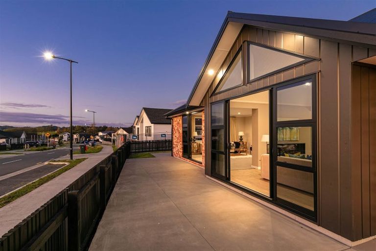 Photo of property in 1 Lordland Road, Wainui, 0932