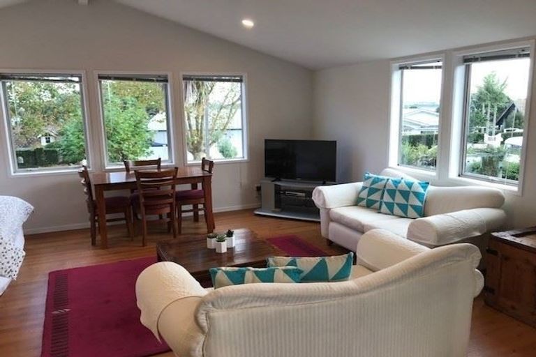 Photo of property in 6 Beresford Street, Bayswater, Auckland, 0622