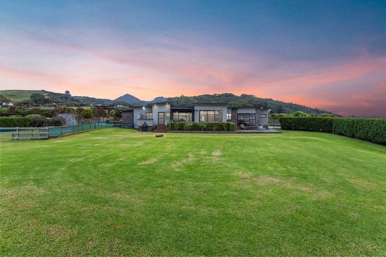 Photo of property in 1 Ekuarangi Place, Kaitake, New Plymouth, 4374