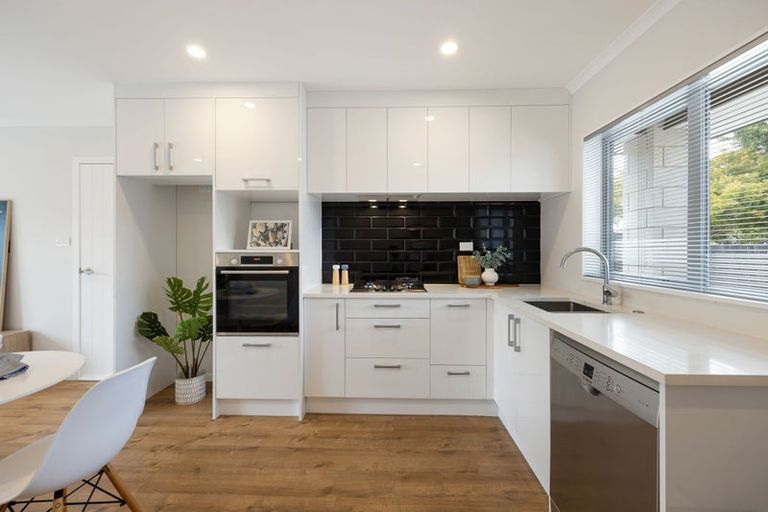 Photo of property in 2/7 Rutherford Street, Chedworth, Hamilton, 3210