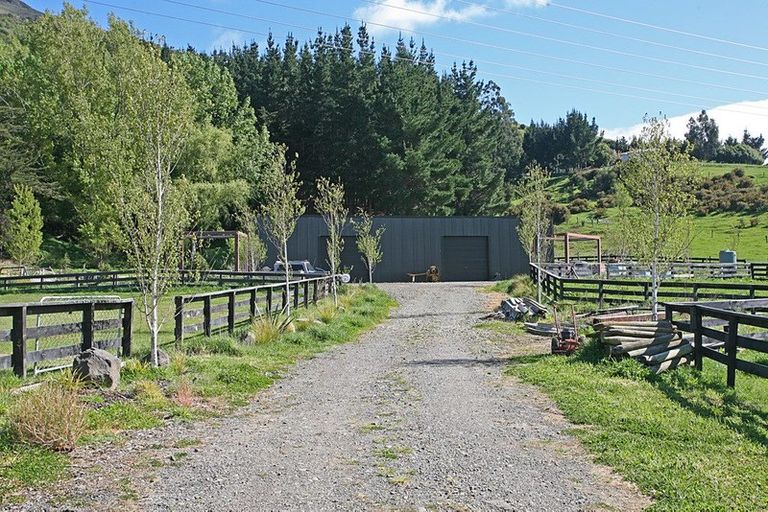 Photo of property in 53 Western Valley Road, Little River, 7591