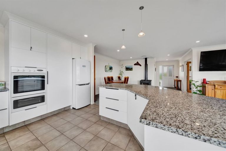 Photo of property in 10 Old Devon Road, Sentry Hill, New Plymouth, 4373