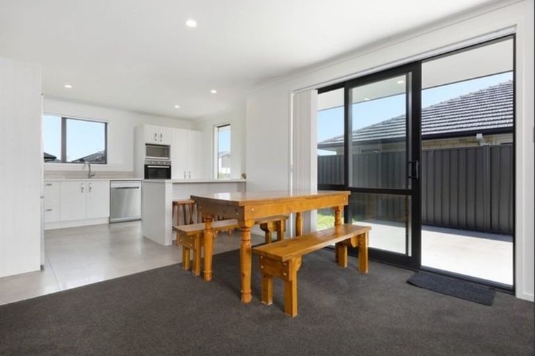 Photo of property in 33 Taffe Crescent, Pyes Pa, Tauranga, 3112
