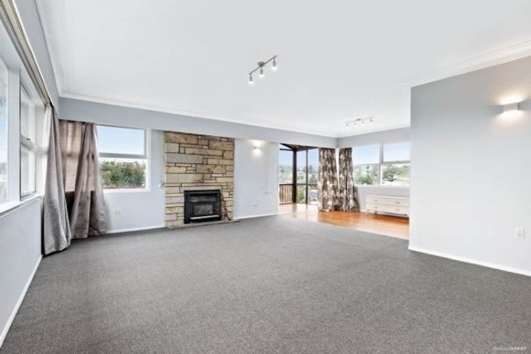 Photo of property in 16 Chequers Avenue, Glenfield, Auckland, 0629