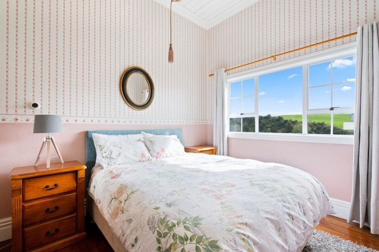 Photo of property in 111 Clifford Road, Eltham, 4322