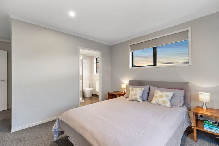 Photo of property in 17 Waterside Drive, Pyes Pa, Tauranga, 3112