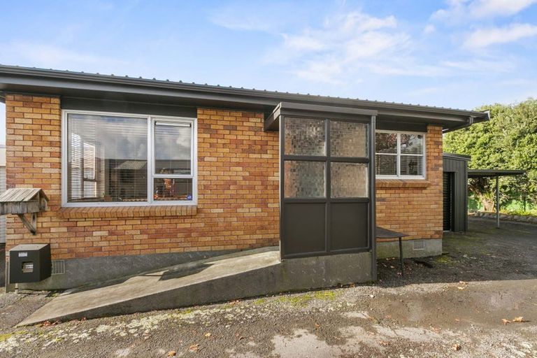 Photo of property in 3/10 Shortland Street, Lower Vogeltown, New Plymouth, 4310