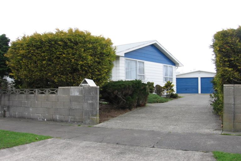 Photo of property in 28 Rhodes Drive, Kelvin Grove, Palmerston North, 4414
