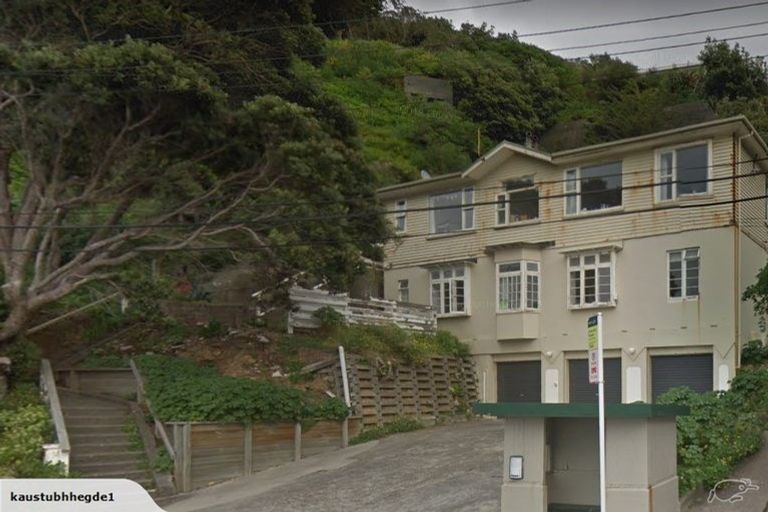 Photo of property in 2/136 Evans Bay Parade, Roseneath, Wellington, 6021