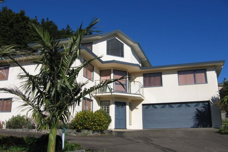 Photo of property in 24 Silkwood Grove, Totara Heights, Auckland, 2105