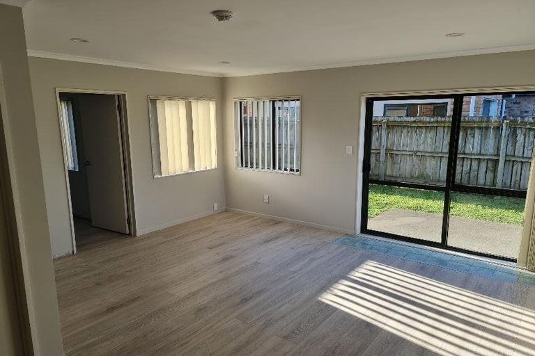 Photo of property in 26 Waldos Way, Mangere, Auckland, 2022