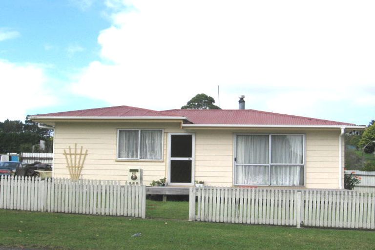 Photo of property in 57 Borich Road, Sunnyvale, Auckland, 0612