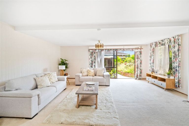 Photo of property in 121 Denise Crescent, Hornby, Christchurch, 8042