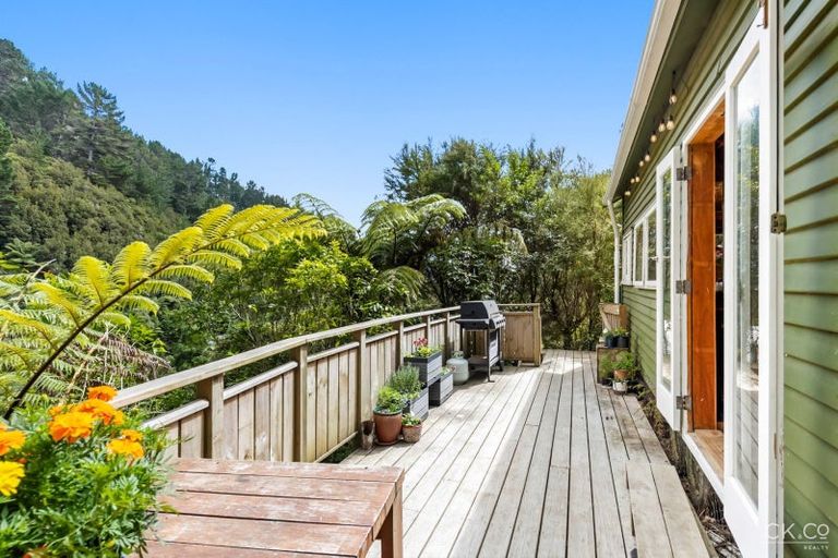 Photo of property in 159 Pinehaven Road, Pinehaven, Upper Hutt, 5019