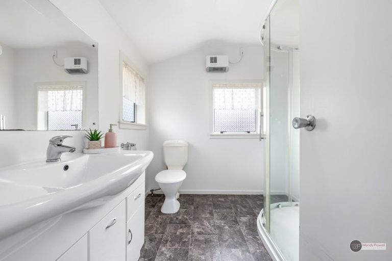 Photo of property in 18 Liverpool Street, Trentham, Upper Hutt, 5018