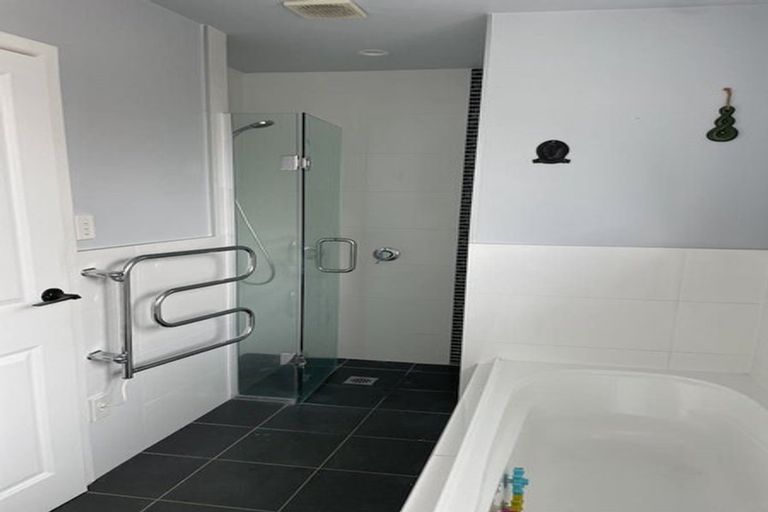 Photo of property in 1/48 Matipo Road, Mairangi Bay, Auckland, 0630