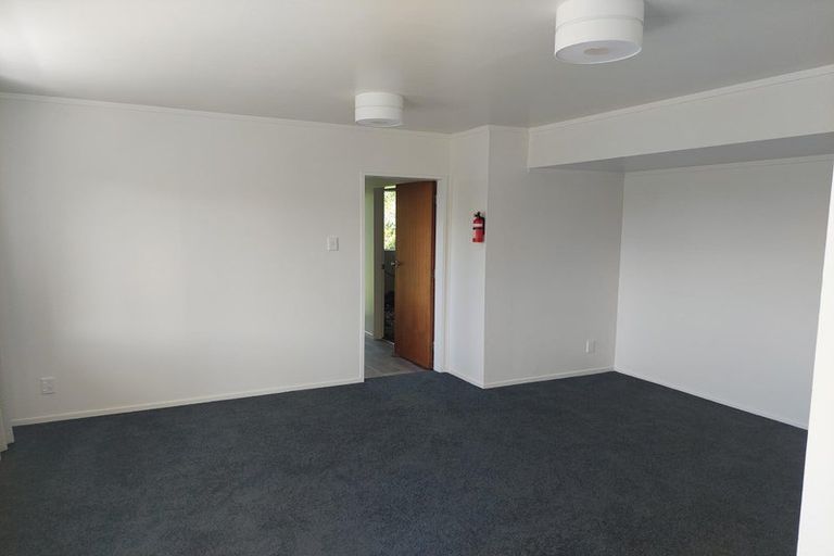 Photo of property in 29b Harbour View Road, Northland, Wellington, 6012