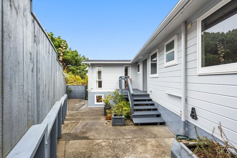 Photo of property in 224 Dowse Drive, Maungaraki, Lower Hutt, 5010