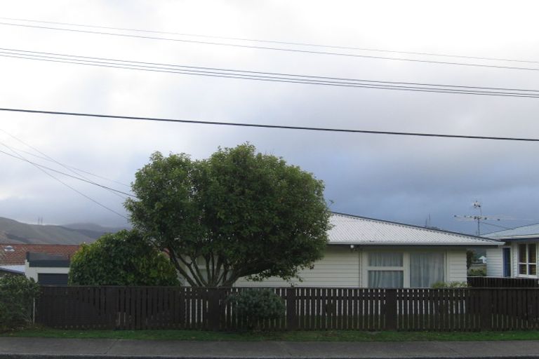 Photo of property in 46 Mark Avenue, Paparangi, Wellington, 6037