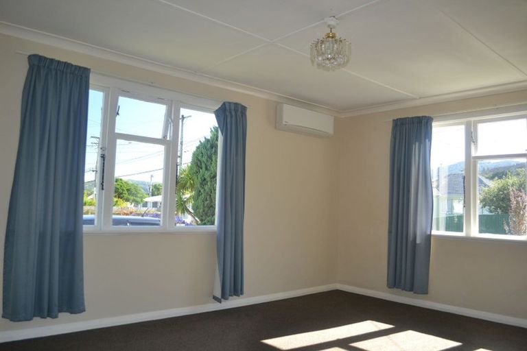 Photo of property in 86 Seddon Street, Naenae, Lower Hutt, 5011