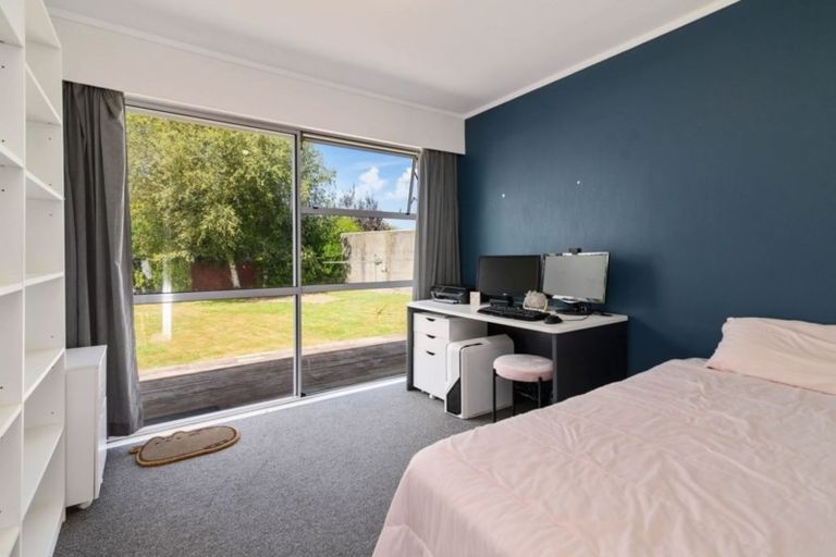 Photo of property in 16 Fenruss Street, Fairy Springs, Rotorua, 3015